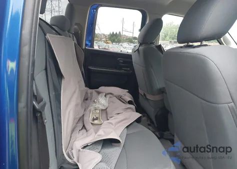 2017 Ram 1500 Express 4X4 6'4 Box z USA, uszkodzony, nr VIN 1C6RR7FT8HS811379